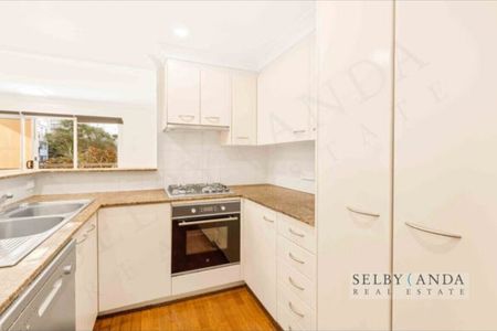 Bondi Junction - Photo 5
