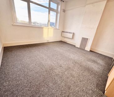 Kimberley Road, Bournemouth - Photo 4