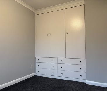 2 Bed End Terrace, Cross Peel Street, LS27 - Photo 2