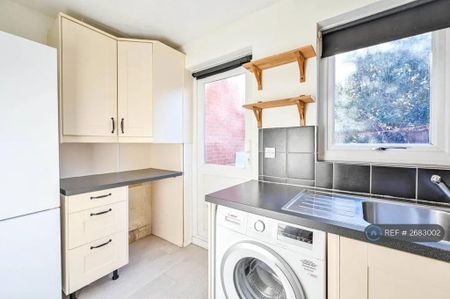 2 bedroom terraced house to rent - Photo 4