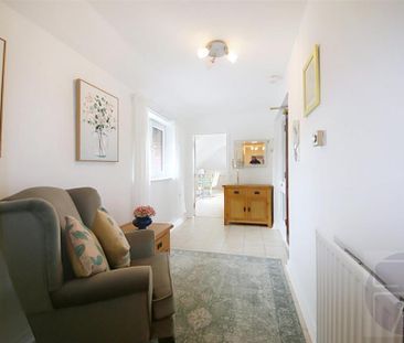 3 bedroom penthouse to rent - Photo 3