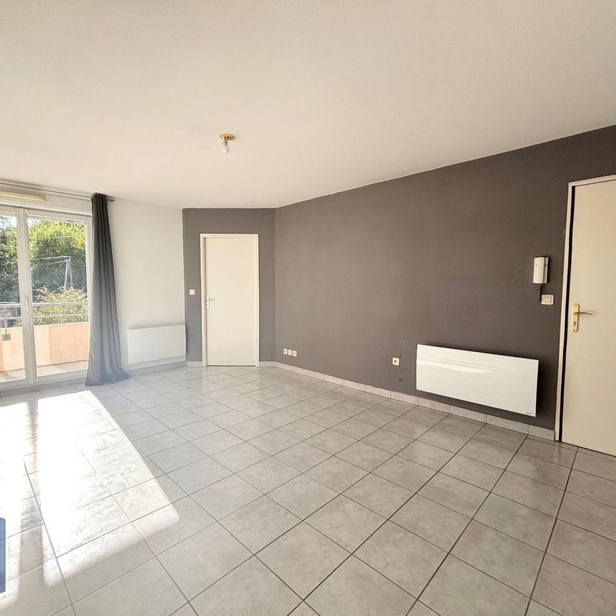 Location Appartement 2 pièces 54m² LE CATEAU CAMBRESIS 59360 - Photo 1