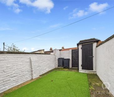 2 bedroom terraced house to rent - Photo 2