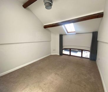 2 bedroom mews to rent - Photo 3