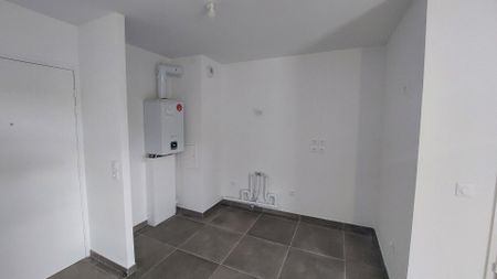 location Appartement T2 DE 43.9m² À SAINT EGREVE - Photo 4