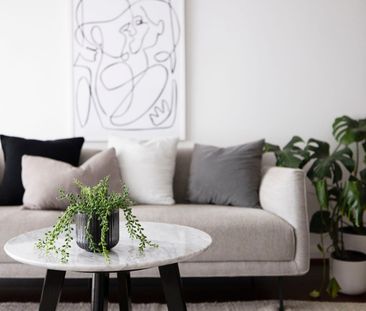 Two-bedroom city apartment in private rear position, pets considere... - Photo 1