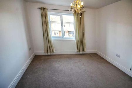 Leicester Square, Crossgates, Leeds, LS15 - Photo 2