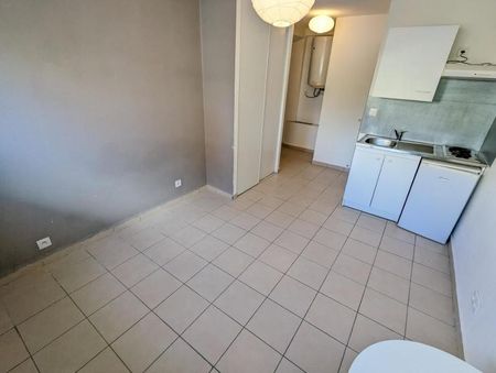 Location Appartement 1 pièce 17m² CLERMONT FERRAND 63000 - Photo 2
