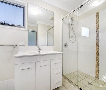 Stylish Townhouse Living in Prime Mango Hill Location! - Photo 3