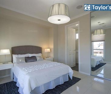 CONTEMPORY STYLE TOWNHOUSE WITH LOTS OF APPEAL! - Photo 2