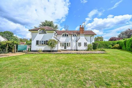 4 bedroom detached house to rent - Photo 4