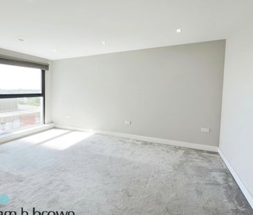 Victoria Avenue, SOUTHEND-ON-SEA - Photo 2