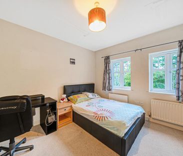 4 bedroom semi-detached house to rent - Photo 5