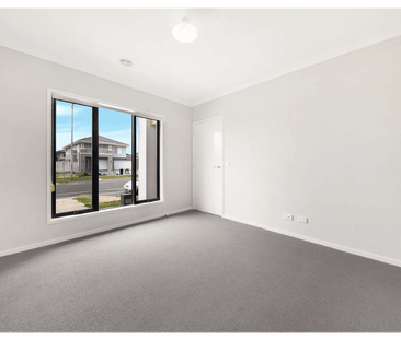 Modern Family Living in Manor Lakes Premium Estate! APPLICATIONS NO... - Photo 2