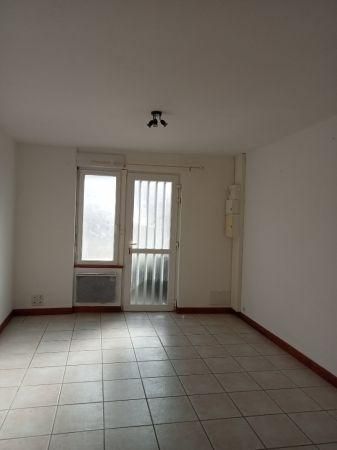 Location - Appartement - 2 pièces - 38.70 m² - labastide St Pierre - Photo 3