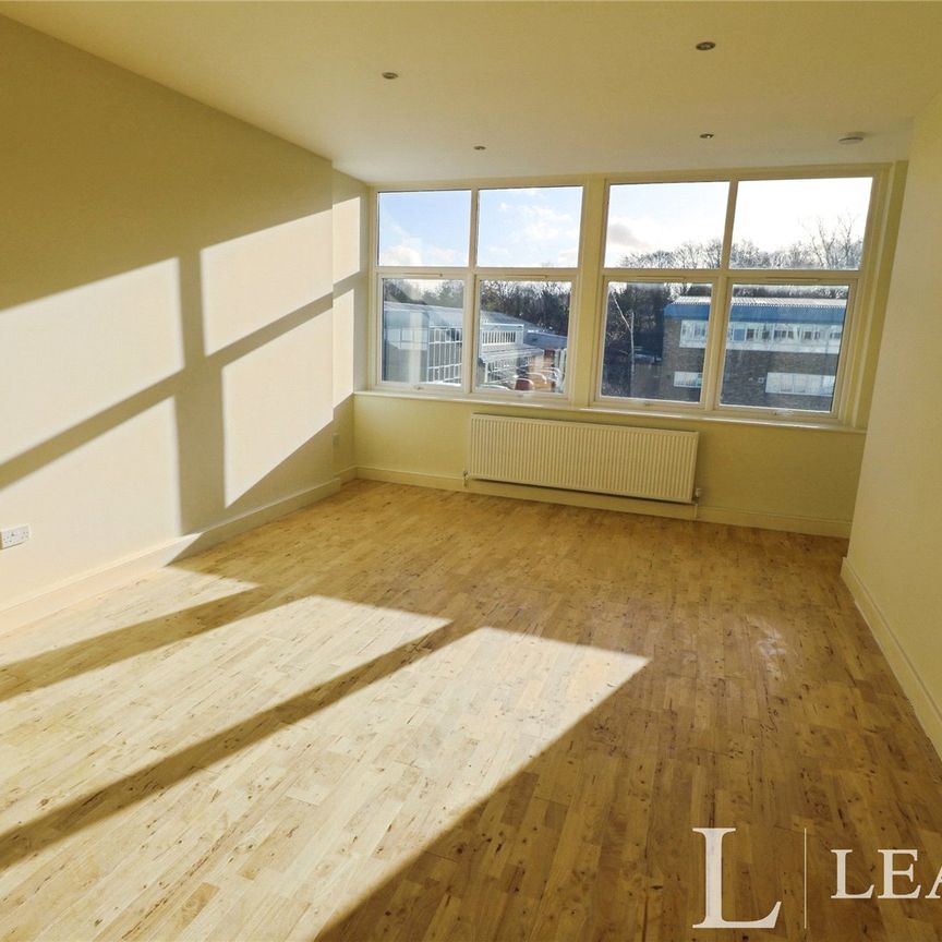 2 bedroom maisonette to rent South Road, Harlow, CM20 - Photo 1