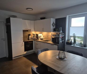 Moderne 3 Zimmer Dachgeschosswohnung inkl. Einbauküche - Foto 3