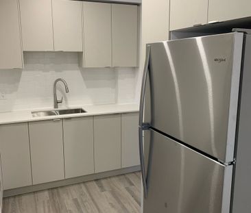 1 Bedroom - 4635 Avenue Clanranald, Montréal - Photo 1