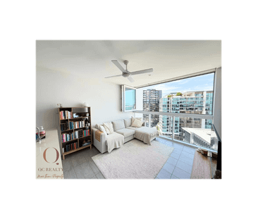 FOR RENT – MODERN 1-BEDROOM APARTMENT WITH PANORAMIC CITY VIEWS - Photo 2