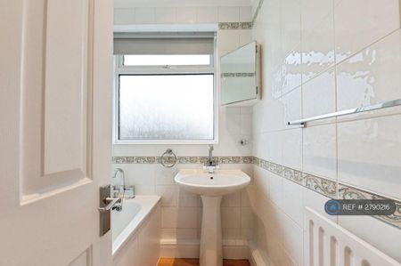 2 bedroom maisonette to rent - Photo 3