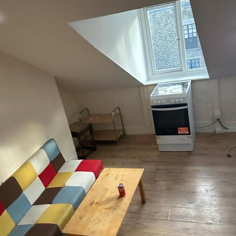 2 bedroom flat to rent - Photo 1