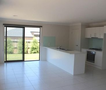 12 Tannin Way, Waurn Ponds - Photo 2