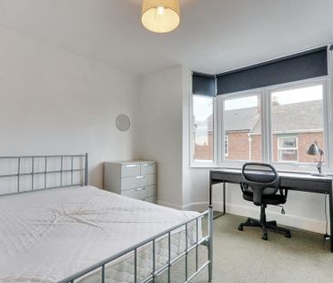 5 bedroom terraced house to rent - Photo 5