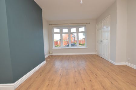 3 Bedroom Town House - Photo 3