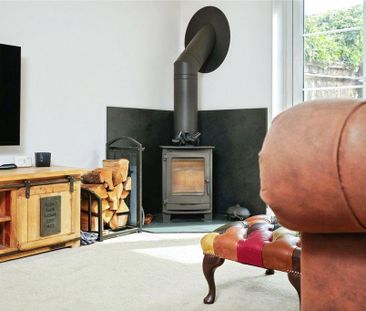3 bedroom semi-detached house to rent - Photo 2