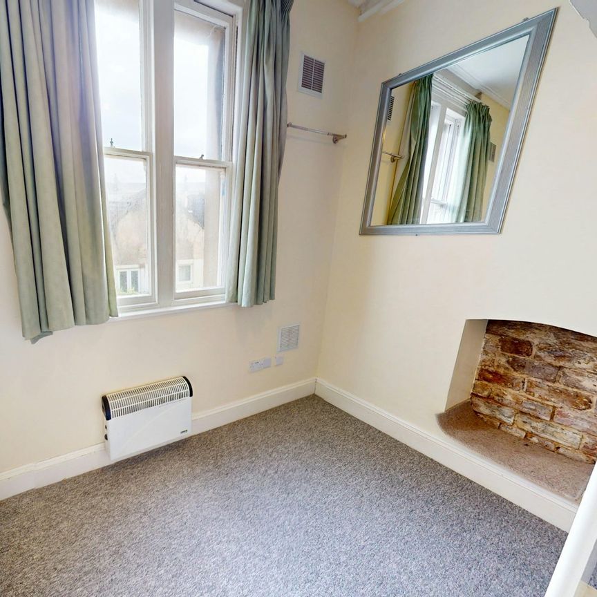 Studio flat to rent on - Photo 1