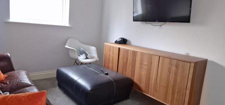 6 bedroom end of terrace house to rent - Photo 4