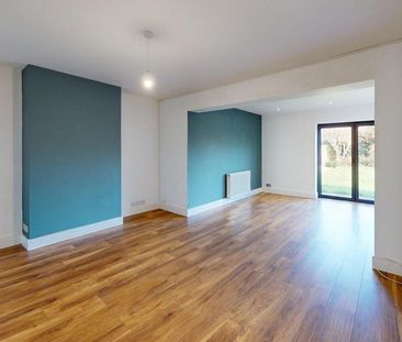 4 bedroom semi-detached house to rent - Photo 2