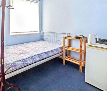 2 bed upper flat to rent in NE16 - Photo 5