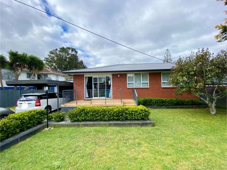 Charming 2-Bedroom Home in Te Atatu South - Photo 4