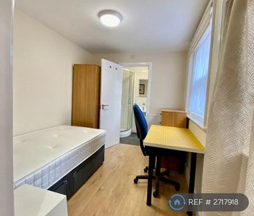 5 bedroom semi-detached house to rent - Photo 2