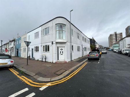 2 bedroom semi-detached house to rent - Photo 3