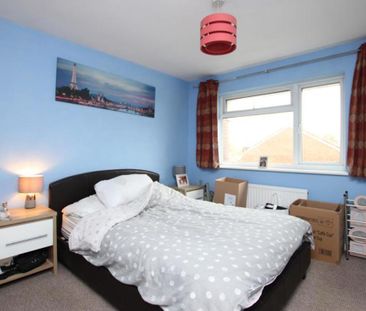 A two bedroom unfurnished mid-terrace house in Bradley Stoke with p... - Photo 6