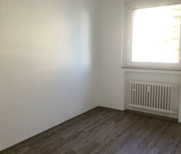 Helle 4-Zimmer-Wohnung mit Einbauküche! - Photo 1