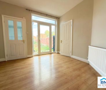 3 Bedroom Terraced - Photo 5