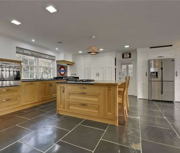 An elegant family home in a stunning secluded position, including a... - Photo 2