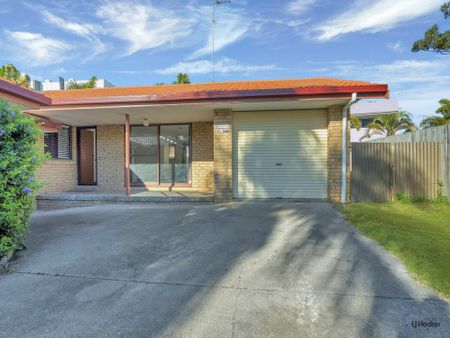 Modern Duplex In Quiet Cul-de-sac - Photo 2