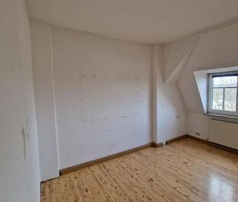 4 Zimmer Dachgeschosswohnung mit großem Bad - Photo 1