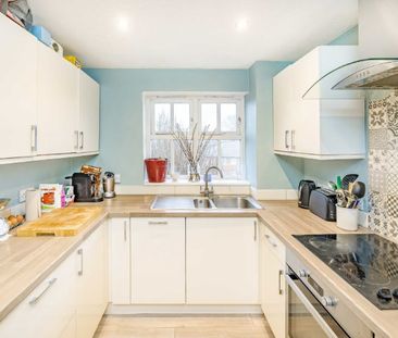 2 Bed Flat, Lisle Close, SW17 - Photo 4