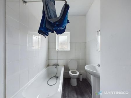 2 bedroom end of terrace house to rent - Photo 3