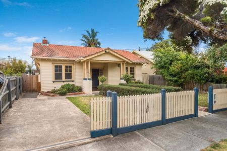 Register to Inspect- Picturesque Surrounds in the Heart of the Yarraville Village - Photo 4