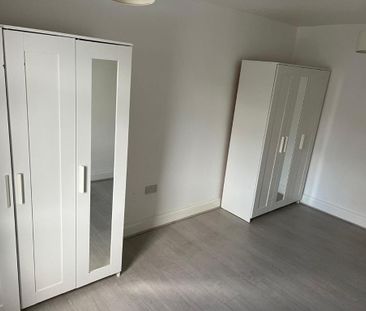 5 bedroom semi-detached house to rent - Photo 5