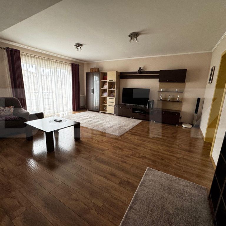 Casă individuală 5 camere de închiriat – 250 mp utili, - Fotografie 1