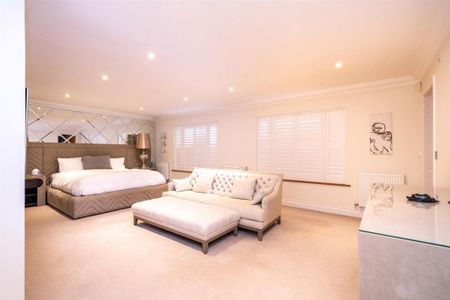 6 bedroom detached house to rent - Photo 3