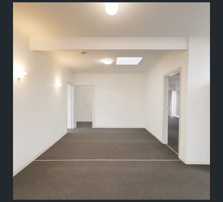 1/8 Glazebury Court, Langwarrin, Vic 3910 - Photo 1