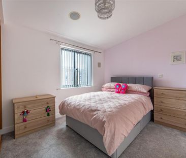 2 bedroom flat to rent - Photo 6